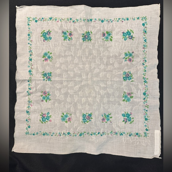 Source Unknown Accessories - Vintage 20th Century Floral Handkerchief of Sister Marie‎ Lorraine Carney